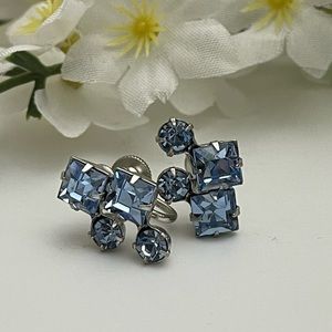 Vintage Earrings 💙